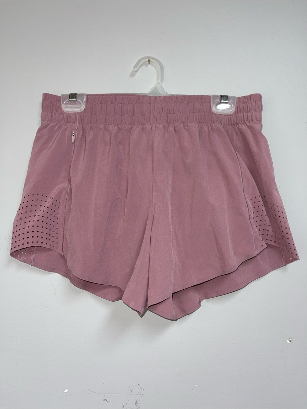Athleta Hustle 4.5" Shorts